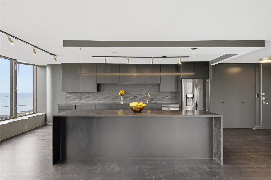 505 N Lake Shore Drive - Photo 6