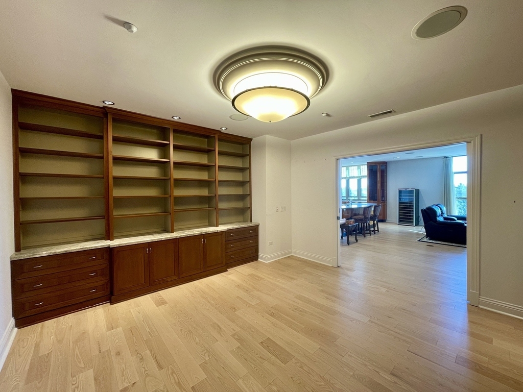 520 S Washington Street - Photo 17