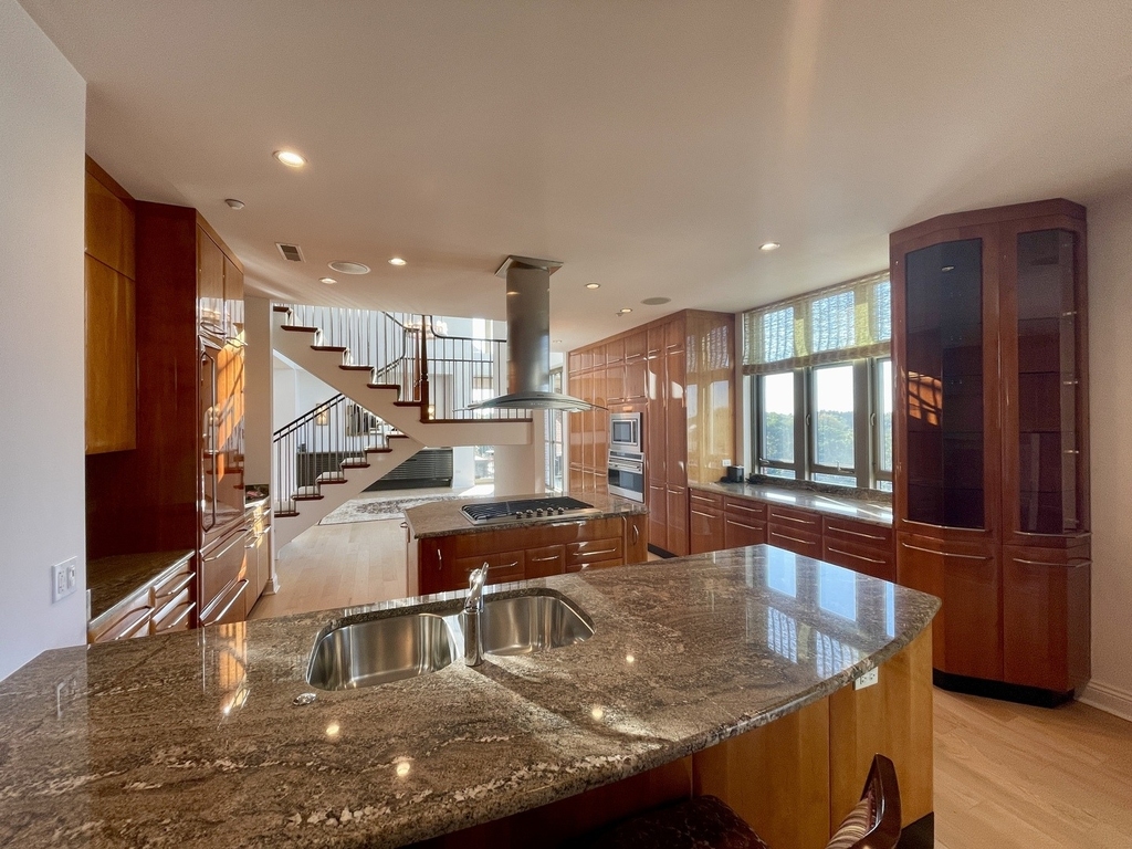 520 S Washington Street - Photo 11