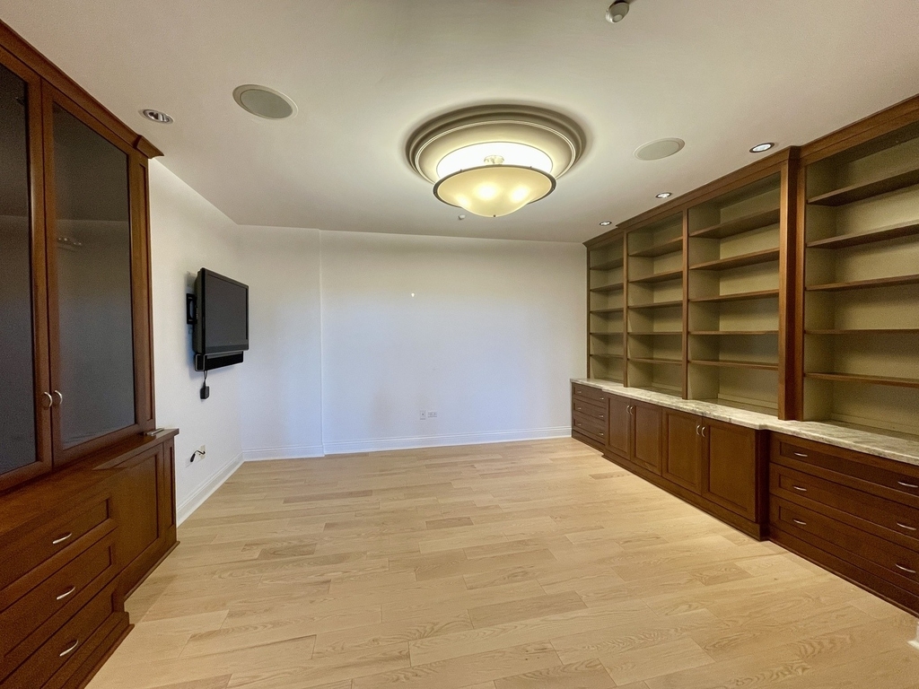 520 S Washington Street - Photo 16