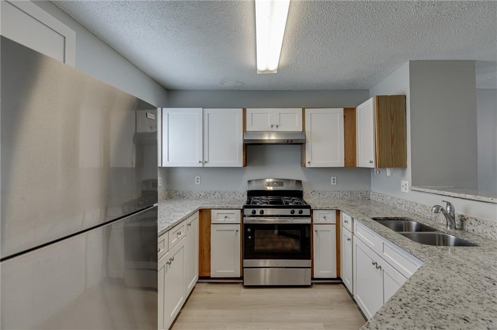 3241 Tennington Place - Photo 3