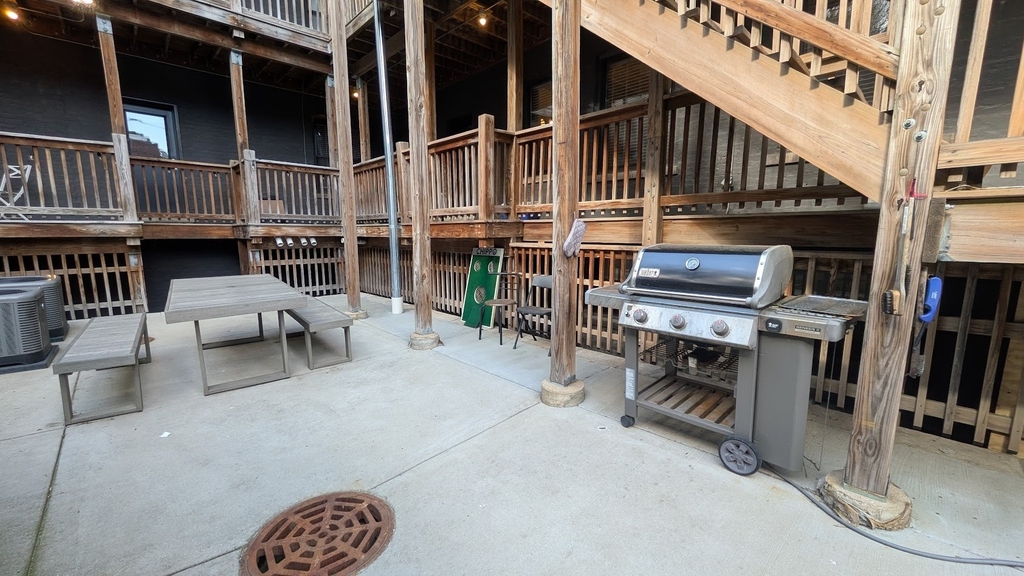 2850 N Seminary Avenue - Photo 12