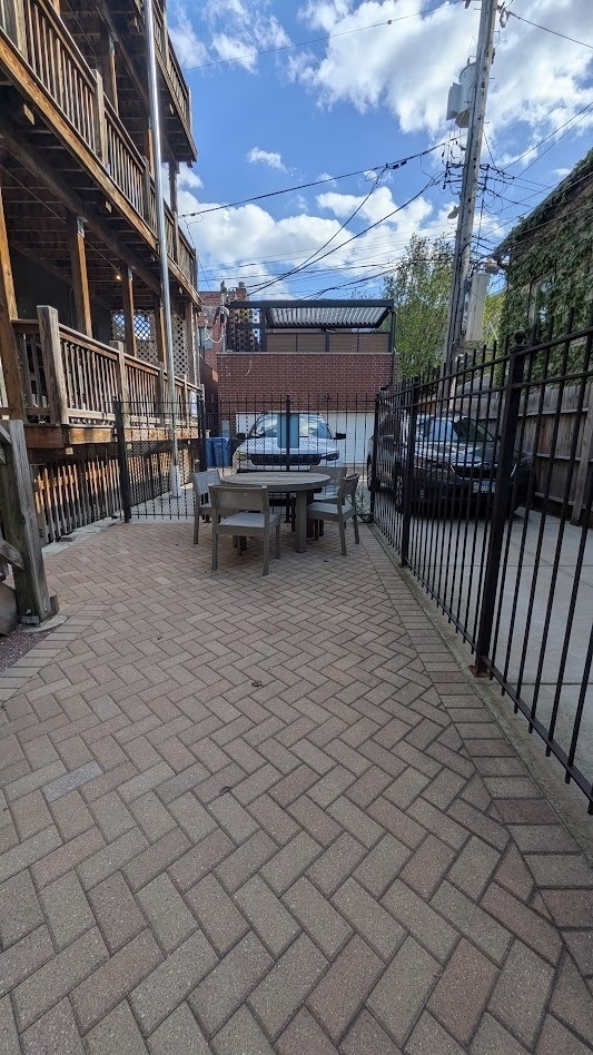 2850 N Seminary Avenue - Photo 11