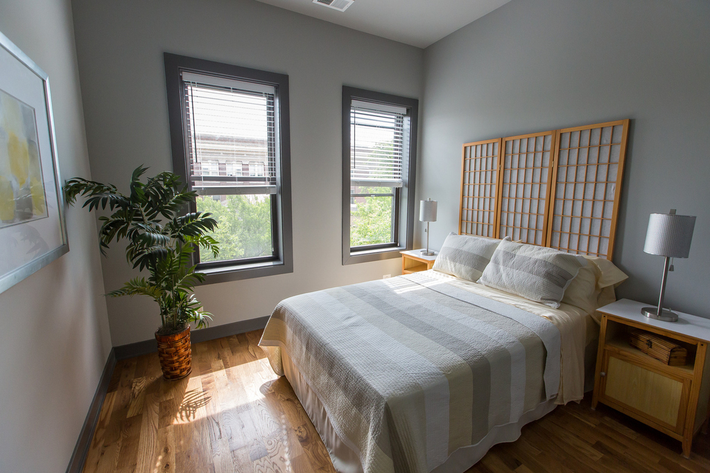2850 N Seminary Avenue - Photo 8