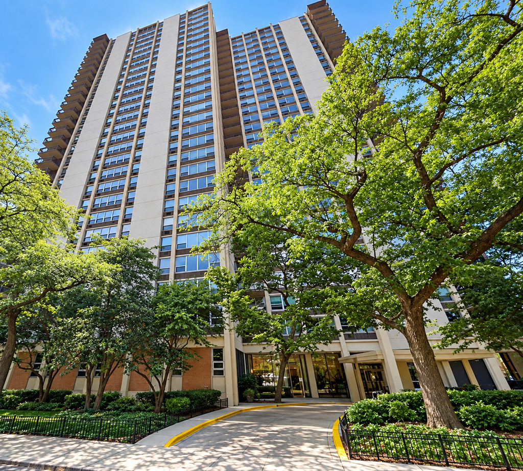 1255 N Sandburg Terrace - Photo 0