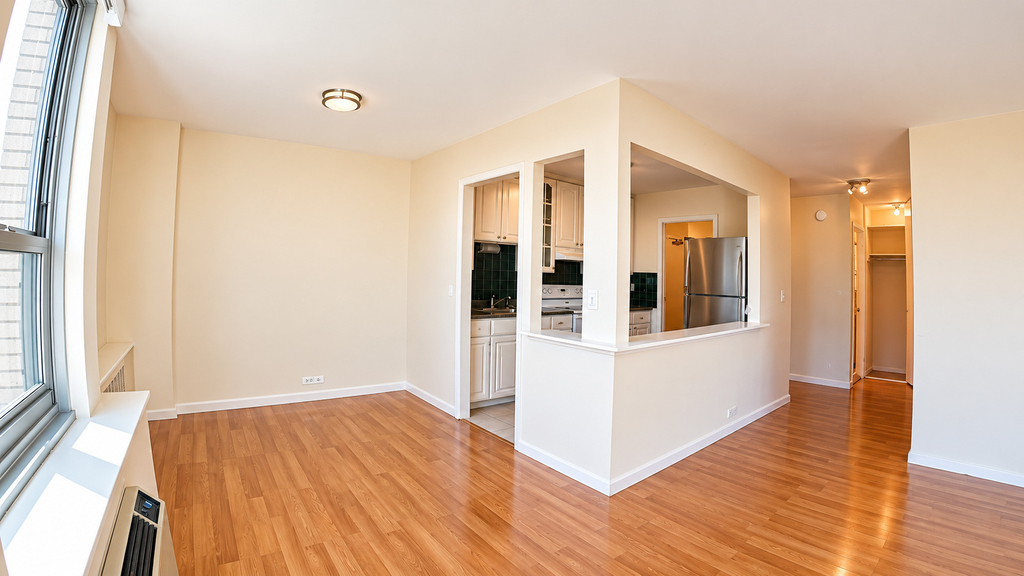 1255 N Sandburg Terrace - Photo 3