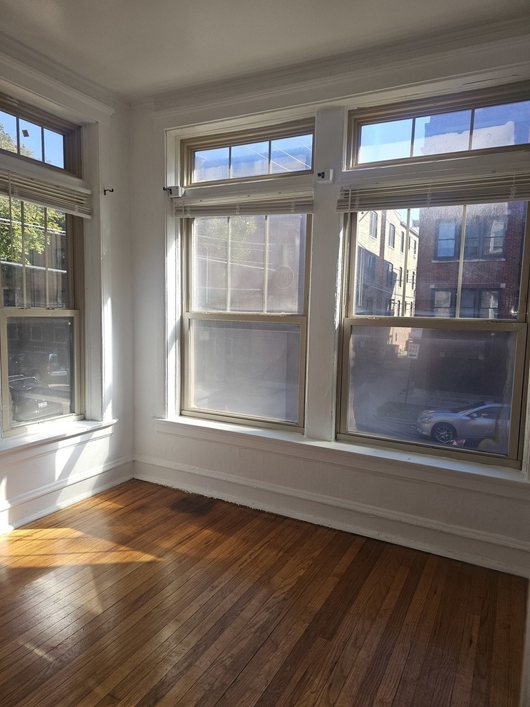 7014 S Crandon Avenue - Photo 2