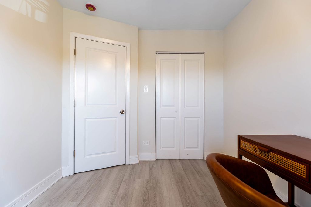 9154 S Luella Avenue - Photo 16