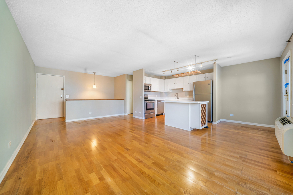 711 W Gordon Terrace - Photo 2