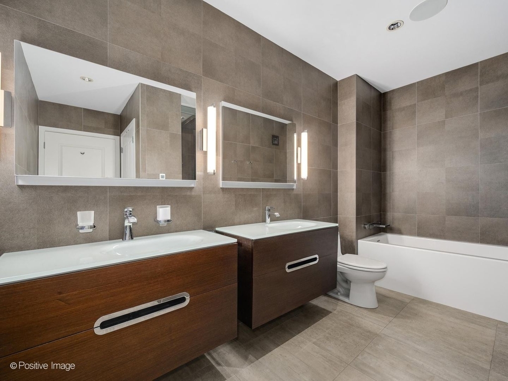 225 N Columbus Drive - Photo 15