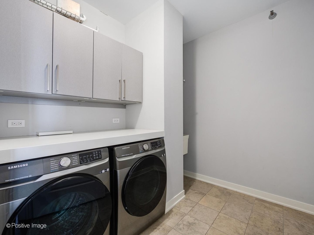 225 N Columbus Drive - Photo 21