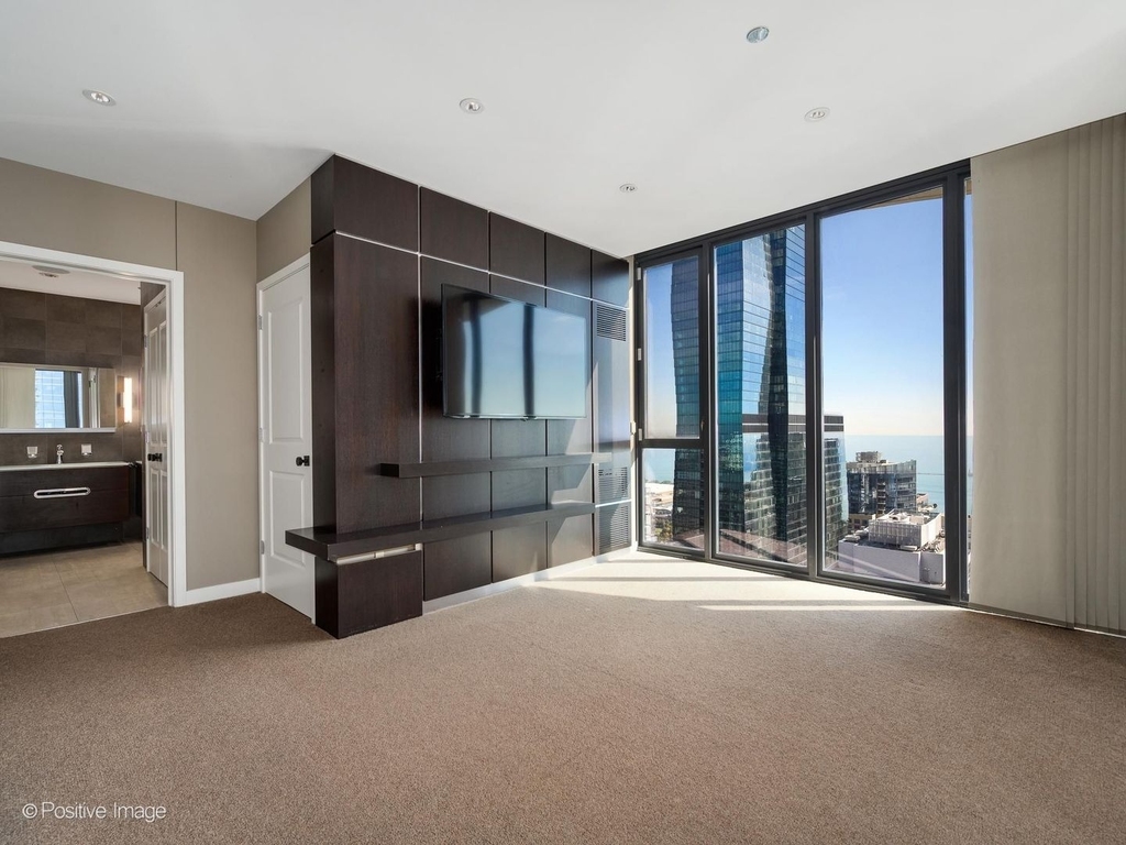 225 N Columbus Drive - Photo 14