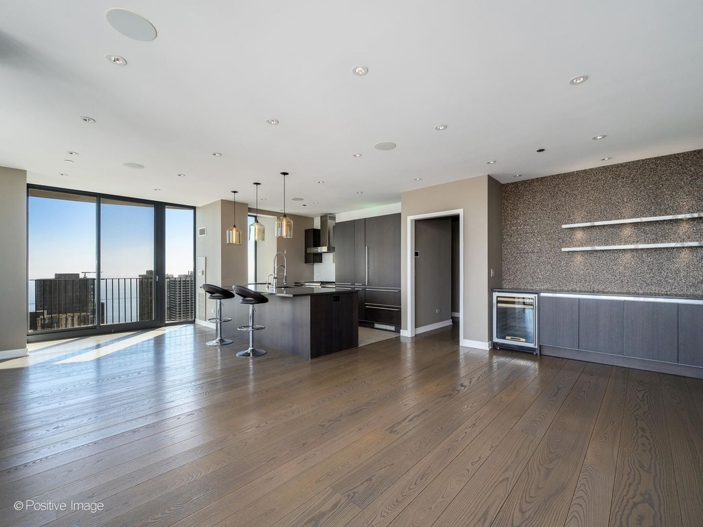 225 N Columbus Drive - Photo 5