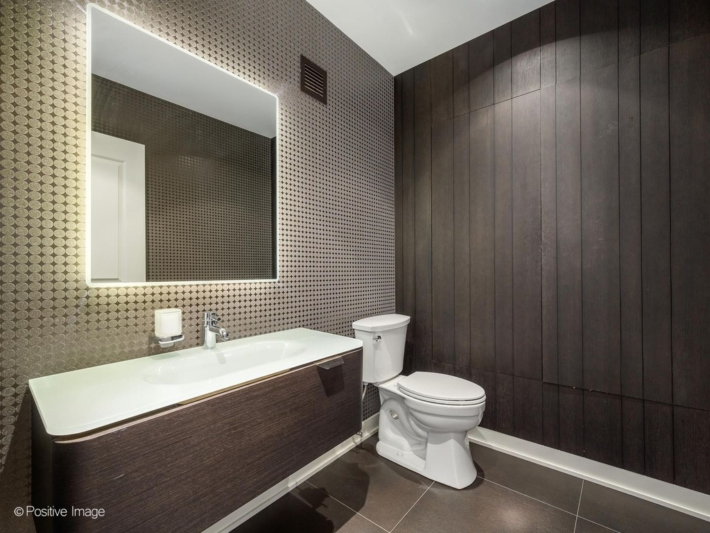 225 N Columbus Drive - Photo 20