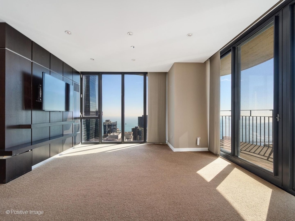 225 N Columbus Drive - Photo 13