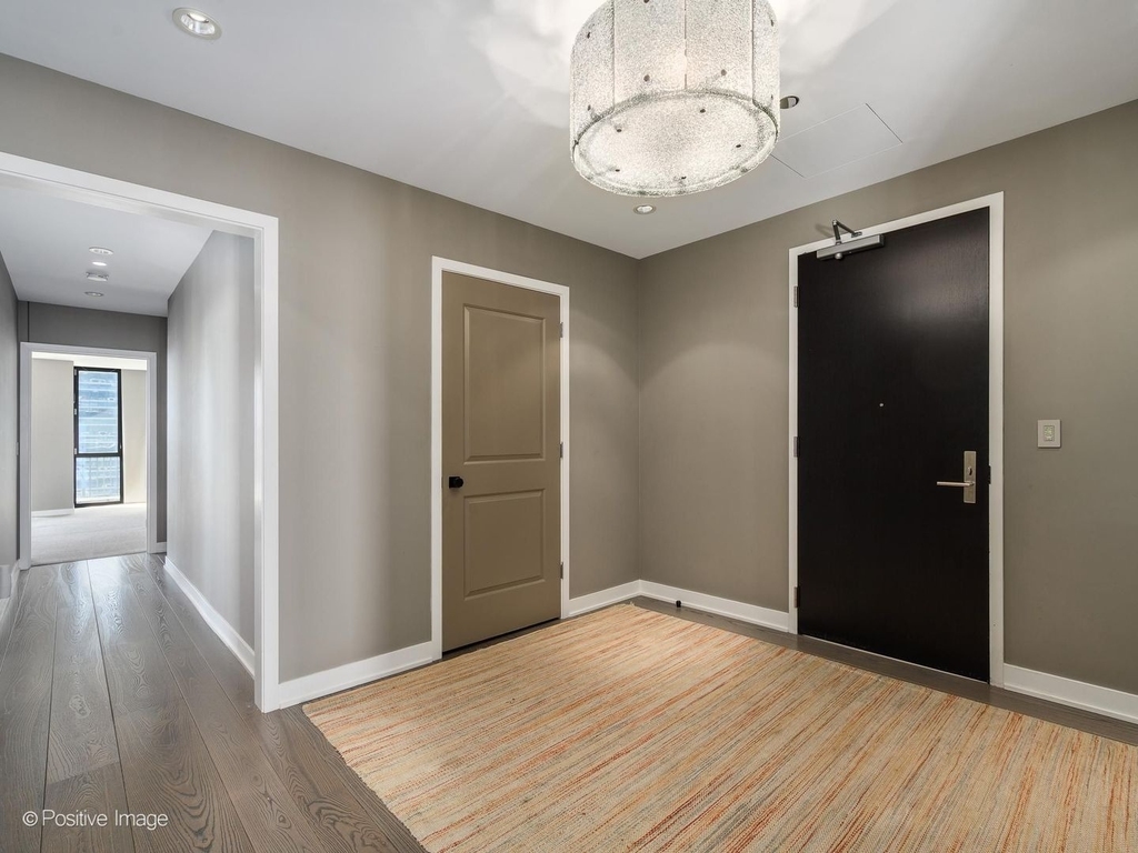 225 N Columbus Drive - Photo 1