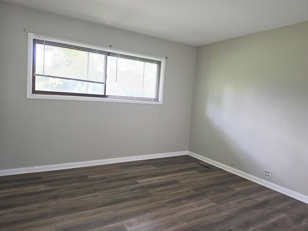 1070 Winwood Drive - Photo 9