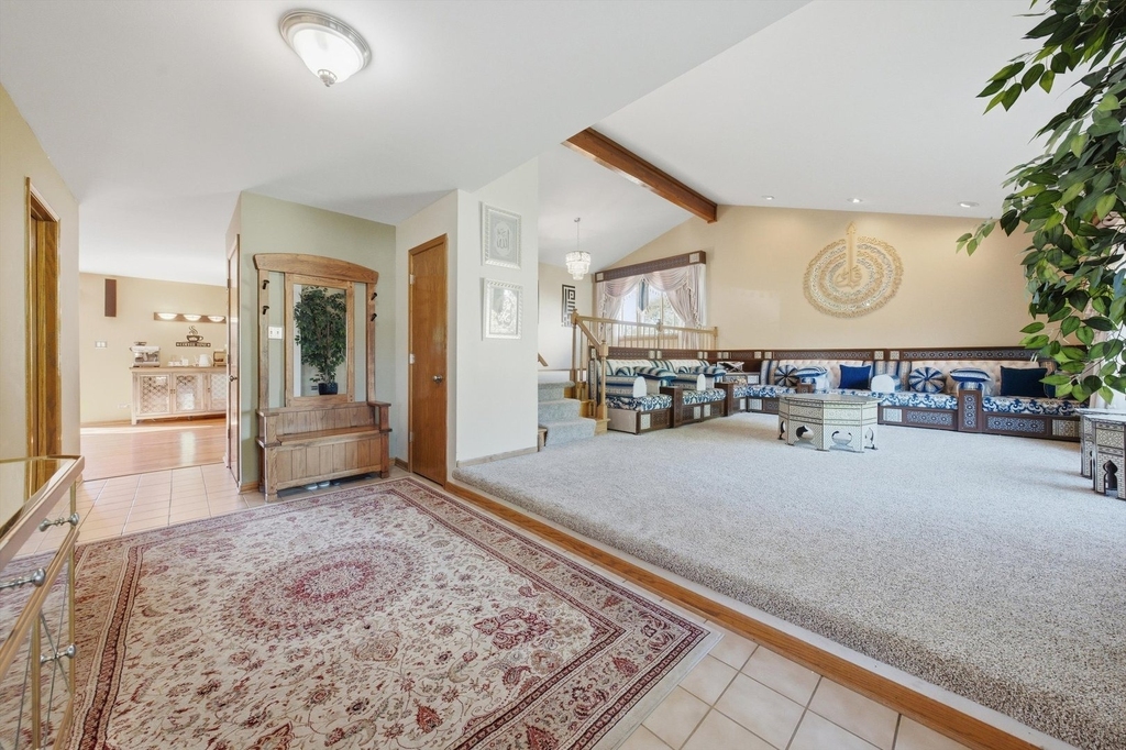 8524 Golfview Drive - Photo 2