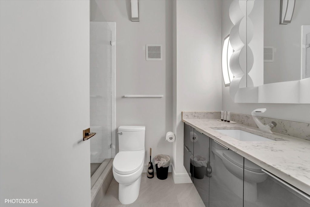 1000 W Washington Boulevard - Photo 36