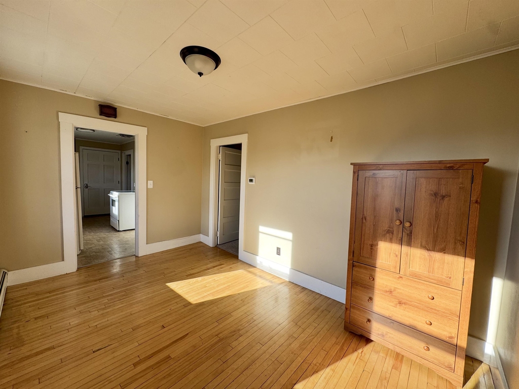 139 Main - Photo 16