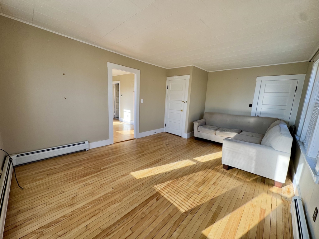 139 Main - Photo 18