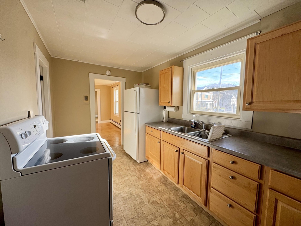 139 Main - Photo 8