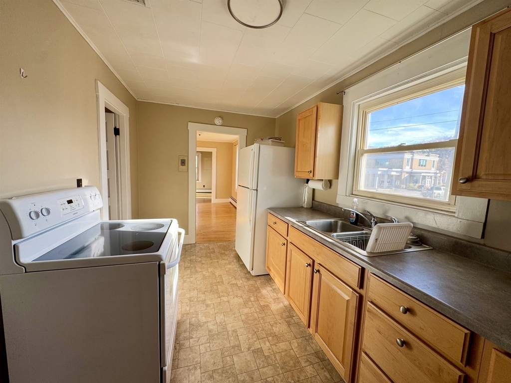 139 Main - Photo 9