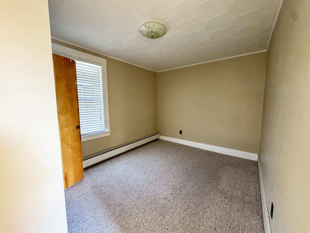 139 Main - Photo 13