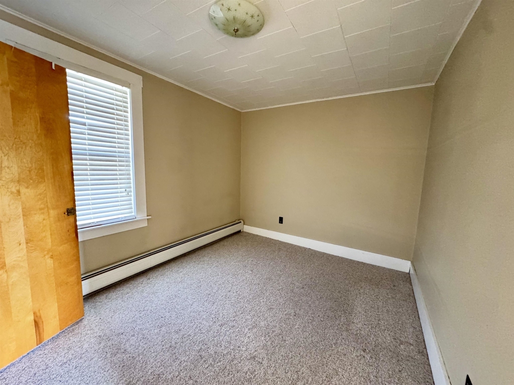 139 Main - Photo 14