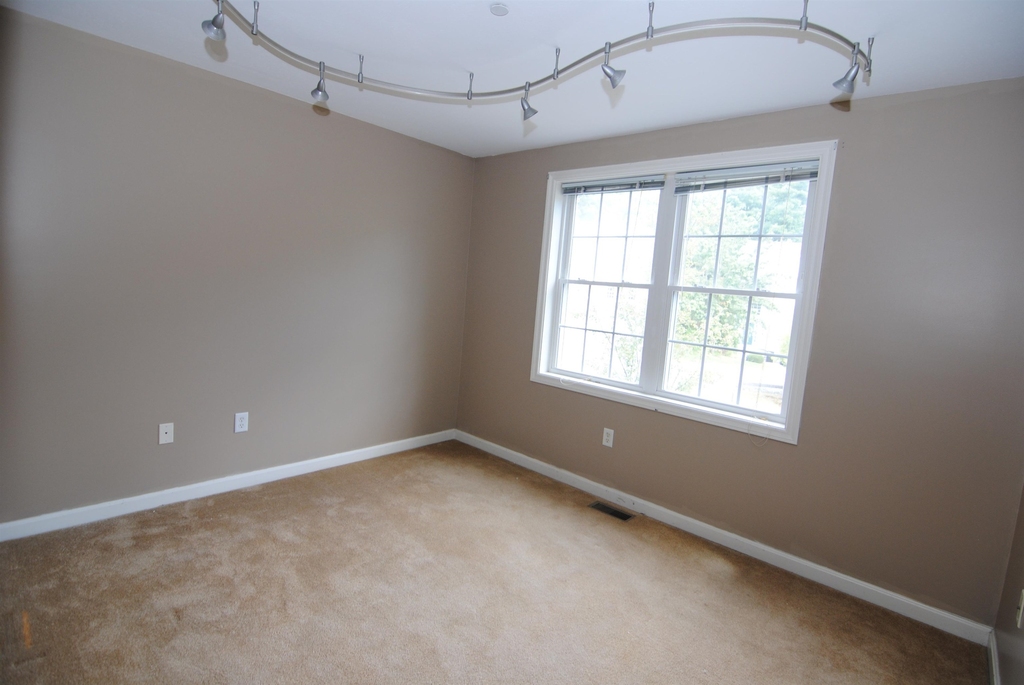 75 Barrington - Photo 2