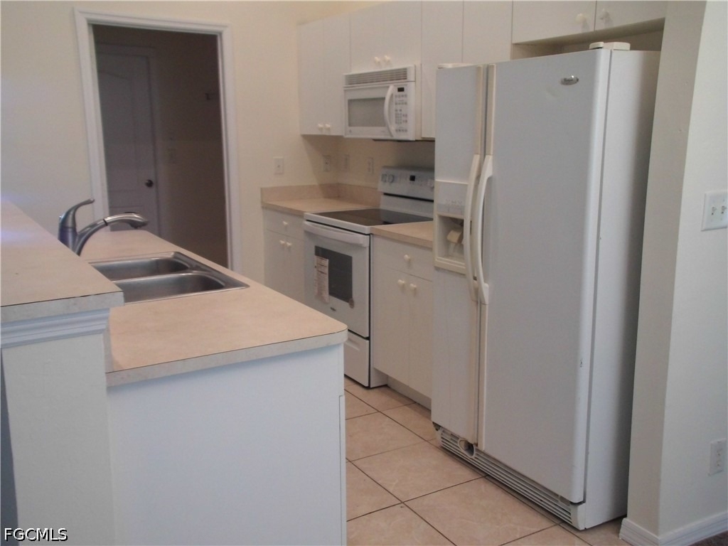 1117 Venetia Street - Photo 3