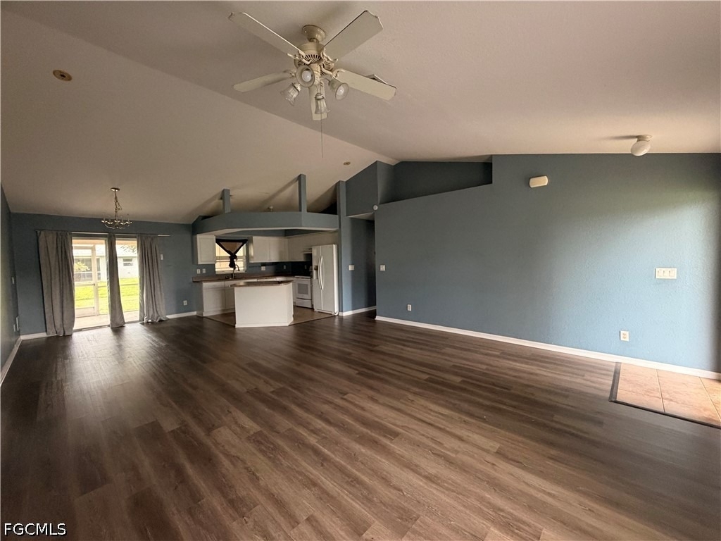 302 Nw 2nd Place - Photo 1