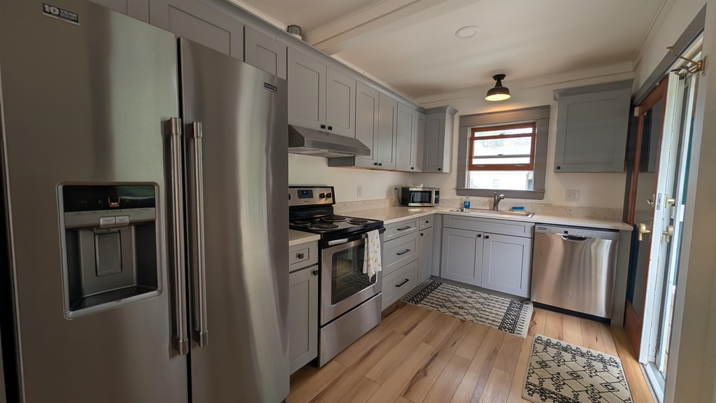200 South Main - Photo 3