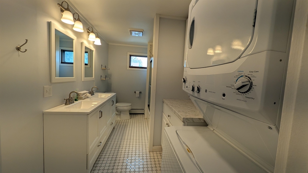 200 South Main - Photo 18