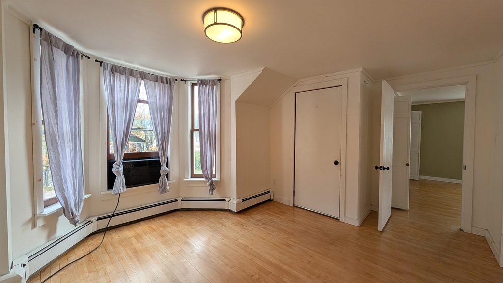 200 South Main - Photo 9