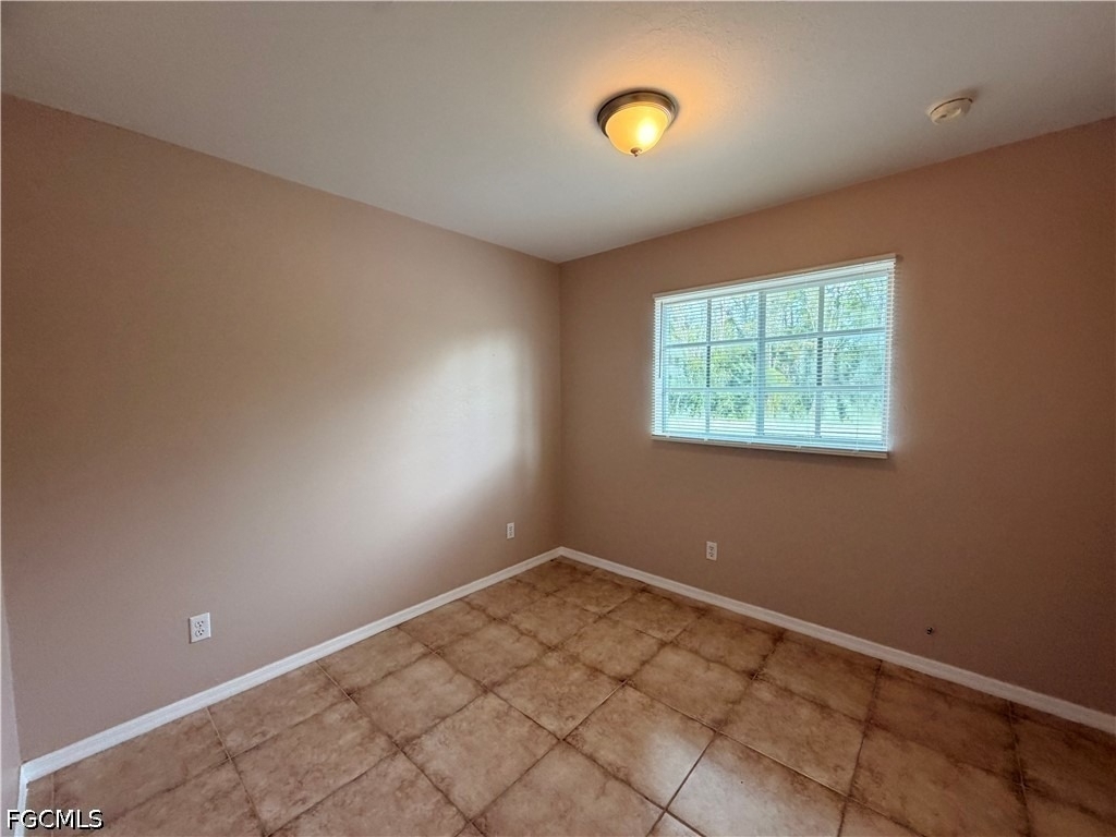 566 Nimitz Boulevard - Photo 14