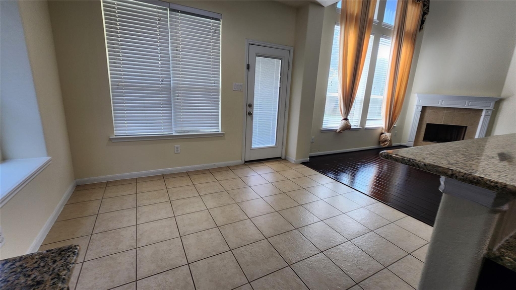 2318 Nashmor Drive - Photo 7