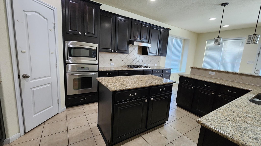 2318 Nashmor Drive - Photo 5