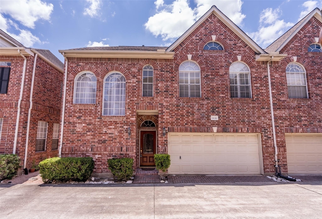5913 Dolores Street - Photo 0