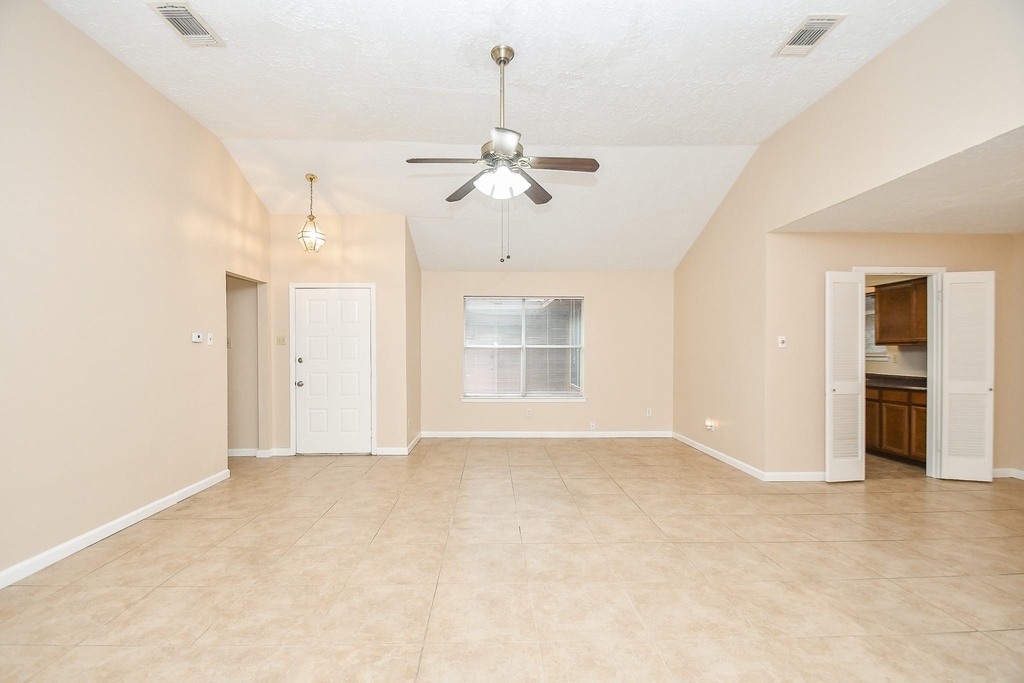15919 Val Verde Drive - Photo 4