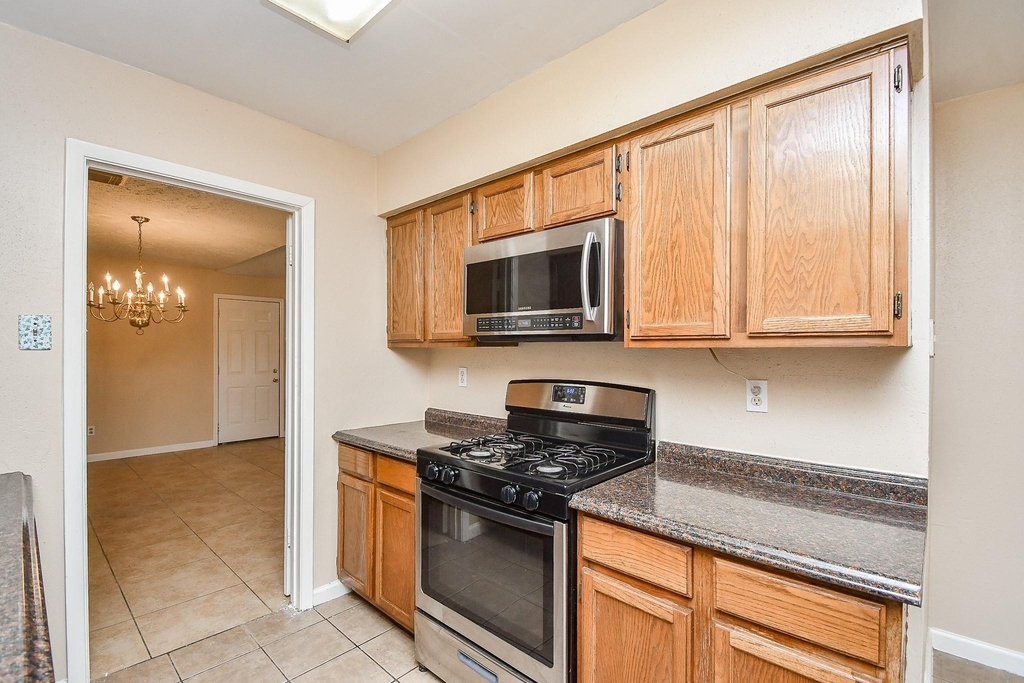 15919 Val Verde Drive - Photo 13