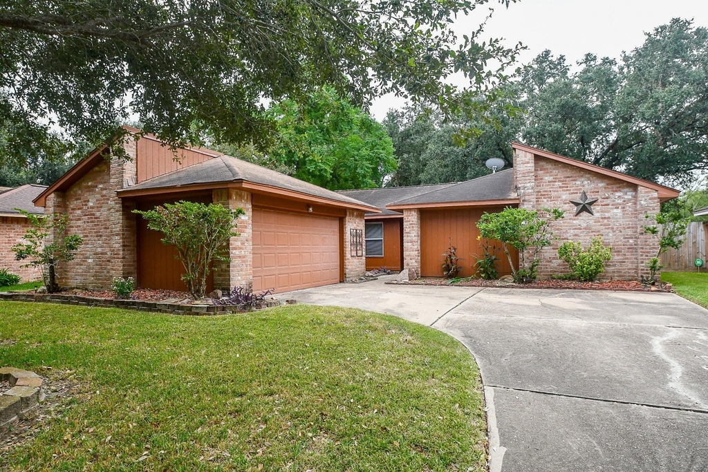 15919 Val Verde Drive - Photo 1