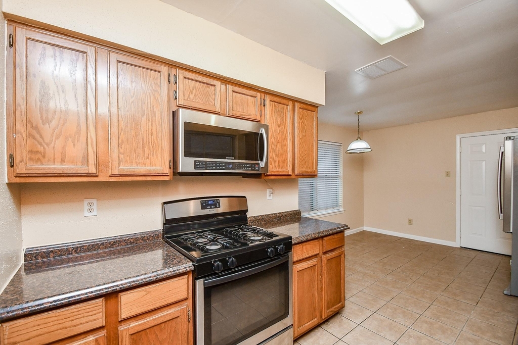15919 Val Verde Drive - Photo 14