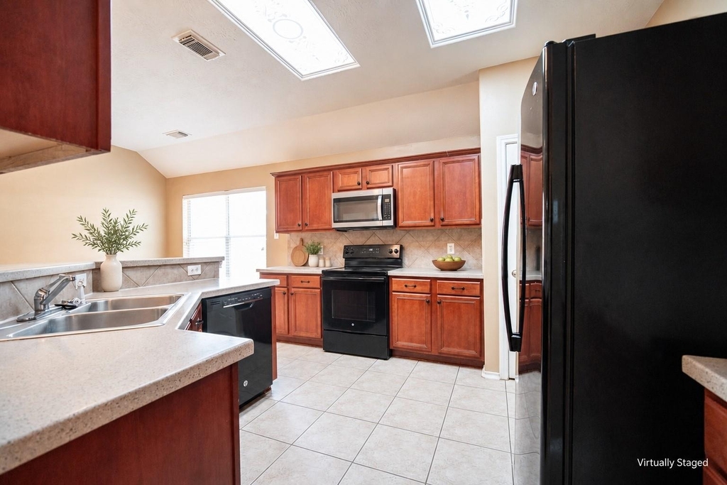 7318 Chasegrove Lane - Photo 3
