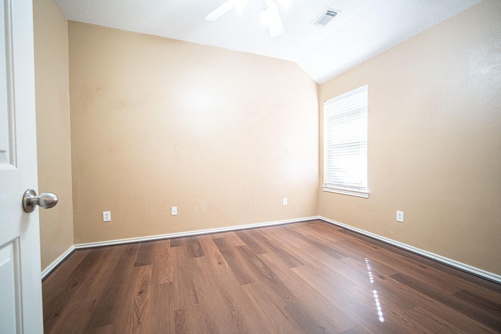 7318 Chasegrove Lane - Photo 15