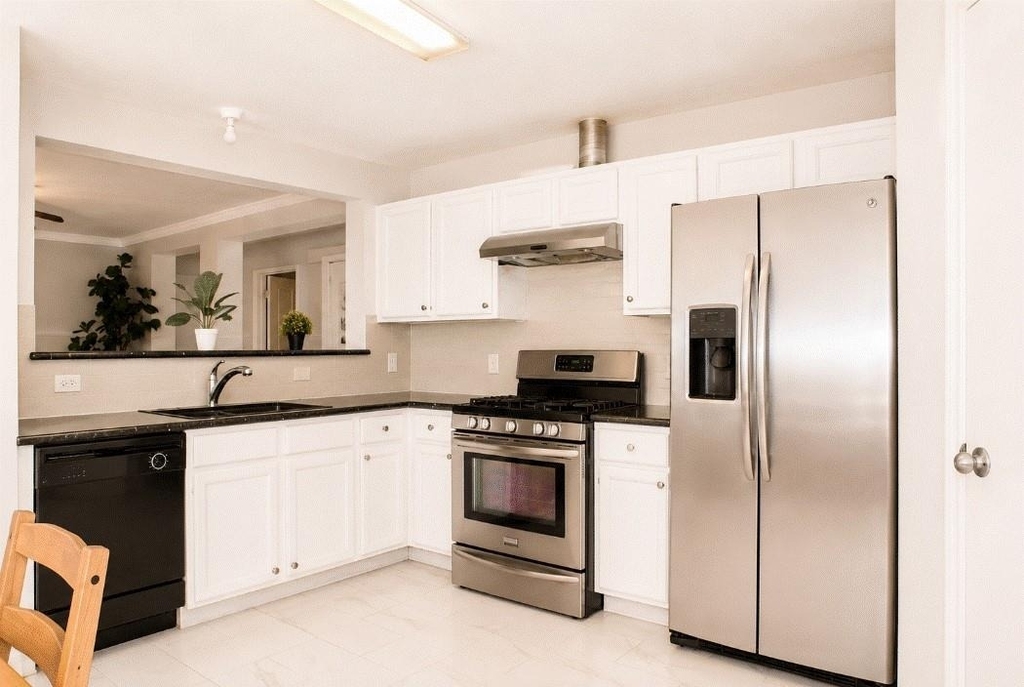 8515 Westknoll Lane - Photo 7