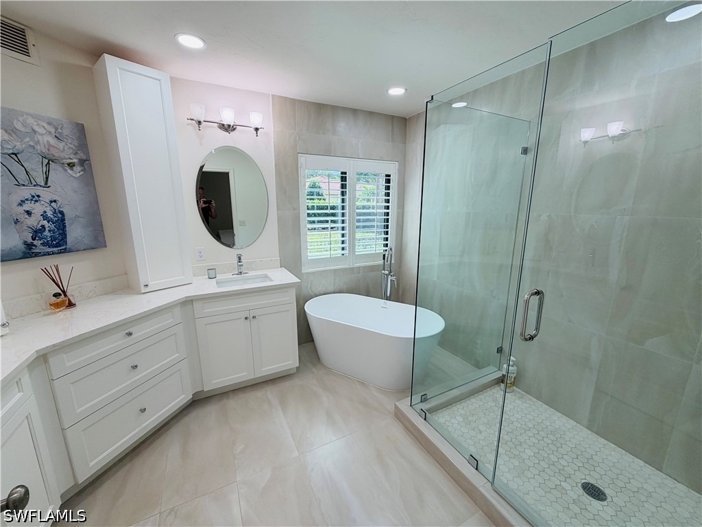 7056 Pelican Bay Boulevard - Photo 8