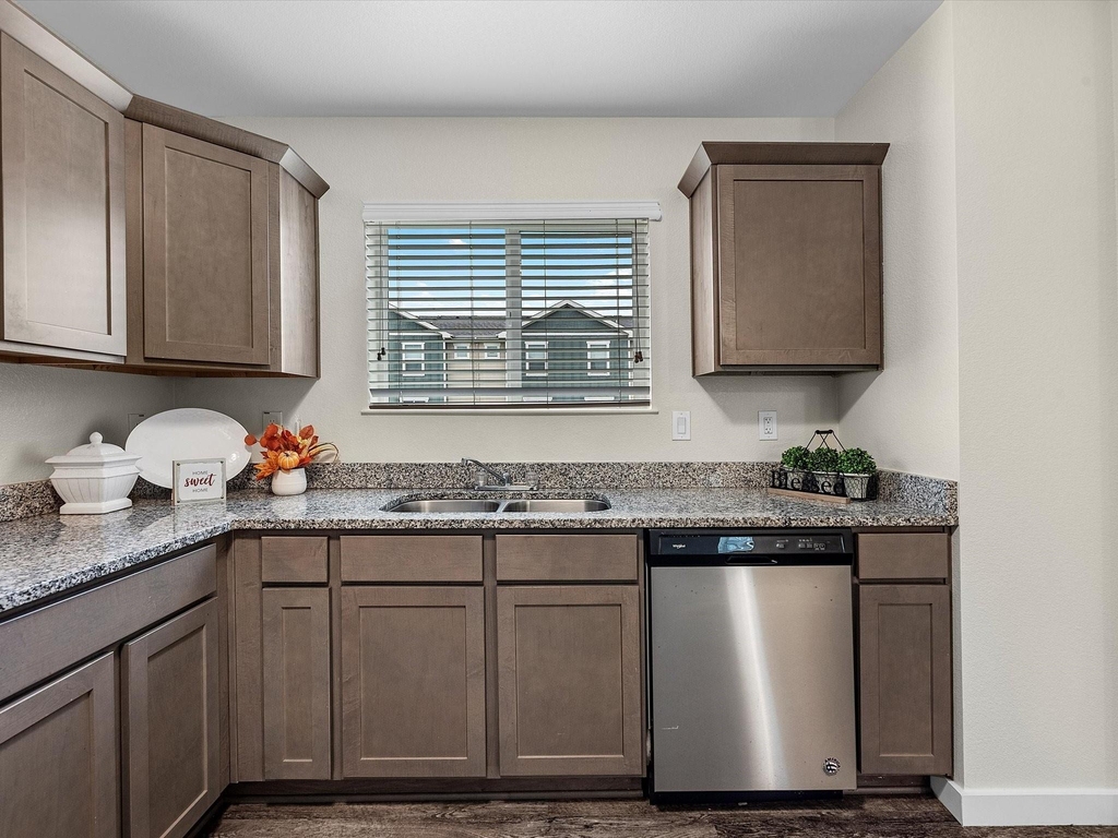 21155 Gosling Road - Photo 3