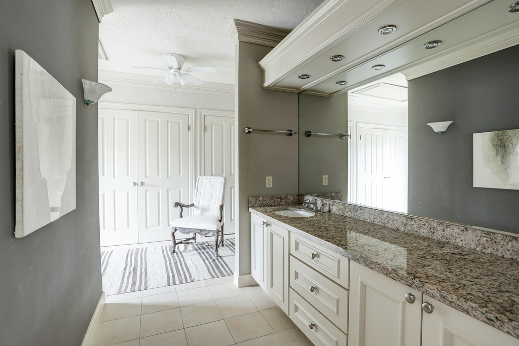 2137 W Main Street - Photo 31