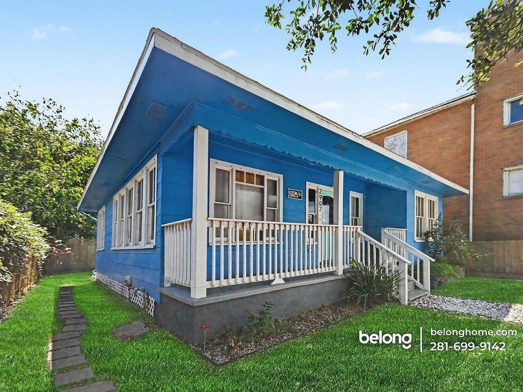 2907 Avenue M 1/2 - Photo 0